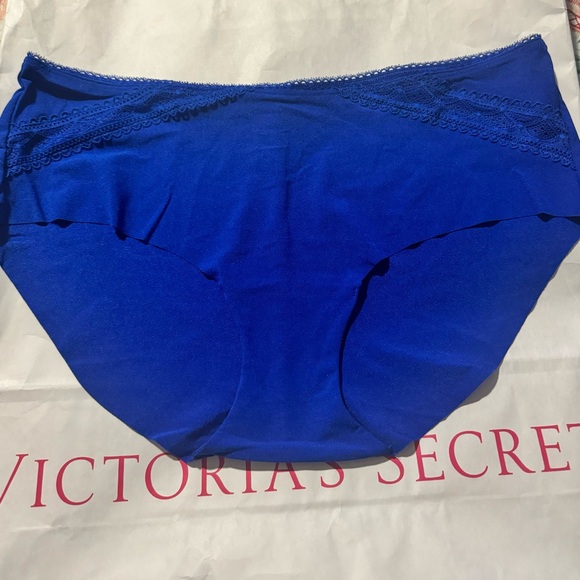 Victoria’s Secret bundle of 2 hipster no show panties. - Picture 3 of 5